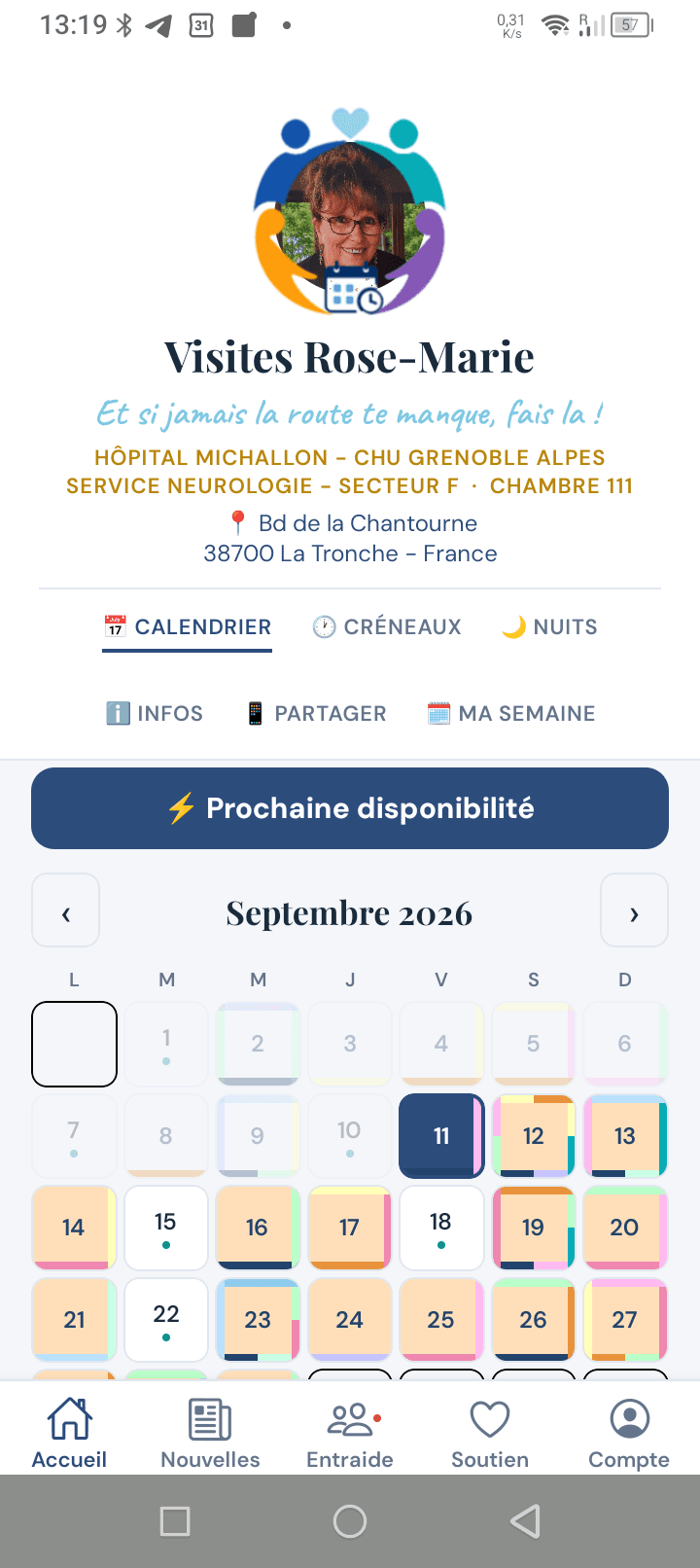 Écran Calendrier d'AvecToi avec les visites de toute la famille sur le mois